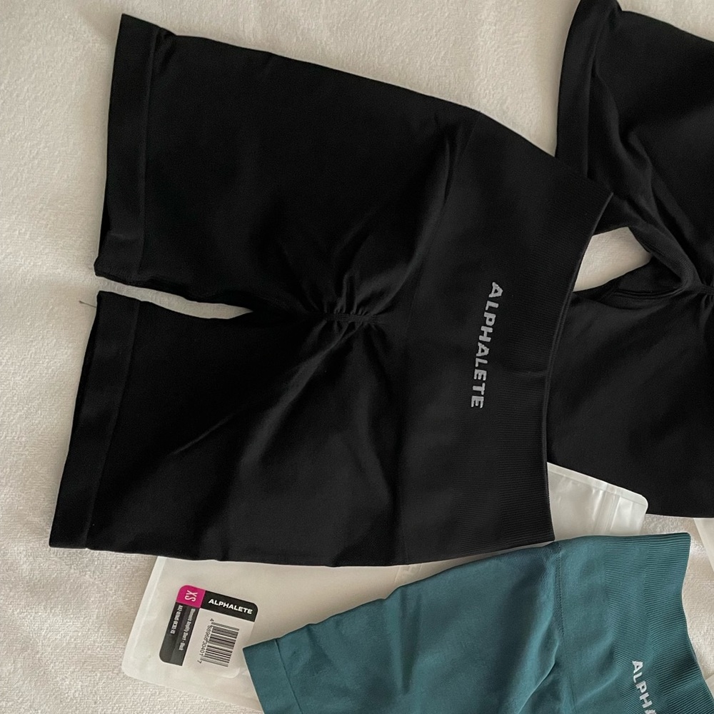 Alphalete amplify 4.5” shorts